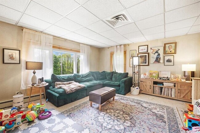 Building Photo - 508 NY-9D