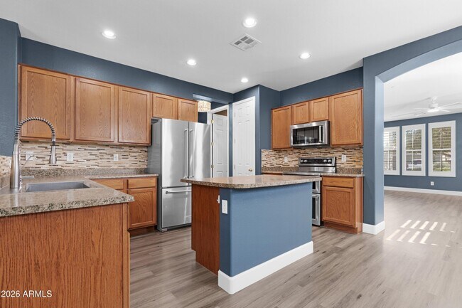 Foto del edificio - 36590 W Barcelona Ln