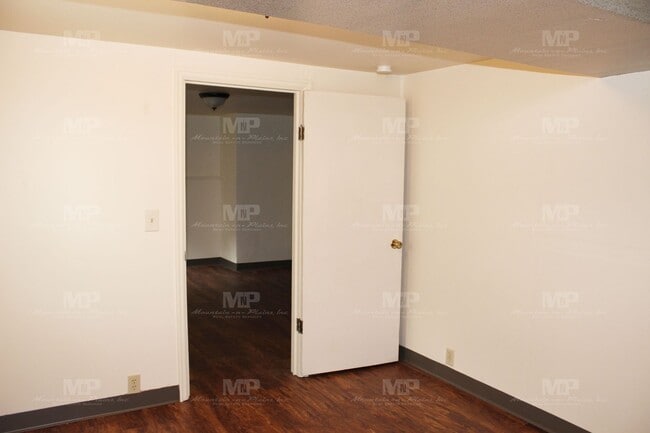 Building Photo - 712 W Myrtle St