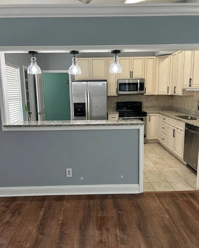Foto del edificio - 127 Forest Ridge Dr