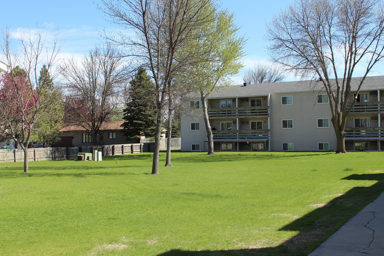 Foto principal - 1702 9th St N