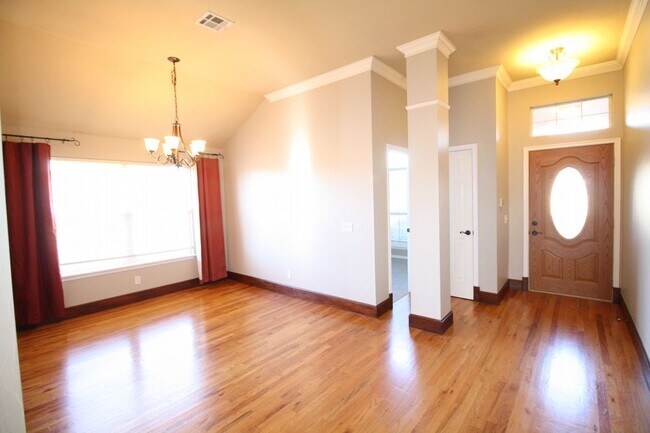 Building Photo - 2120 Fair Meadow Dr