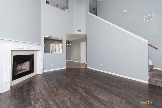 Building Photo - 3808 Sunflower Dr