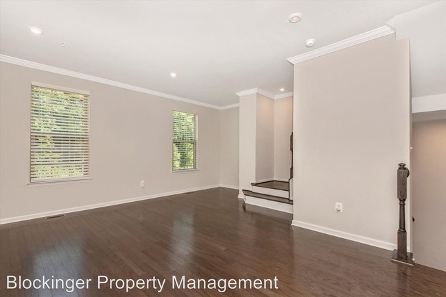 Building Photo - 3 br, 3.5 bath House - 10109 Campbell Blvd