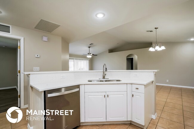 Building Photo - 1812 NW 1st Pl