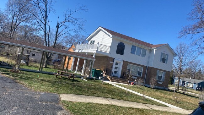 Foto del edificio - 201 W Potomac Ave