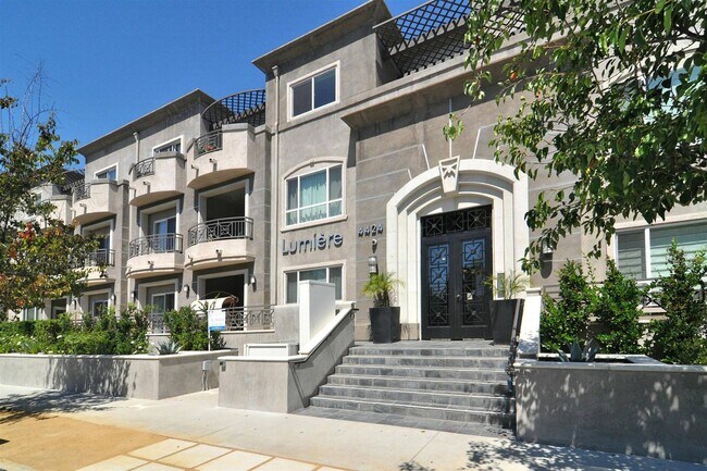Foto del edificio - 4424 Whitsett Ave