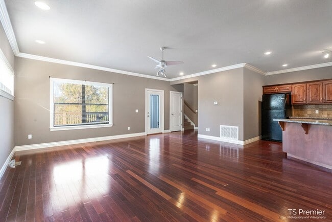 Building Photo - 2 bedroom duplex in East Fayettville