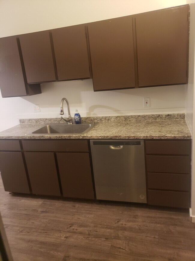 Building Photo - 1708 3rd St