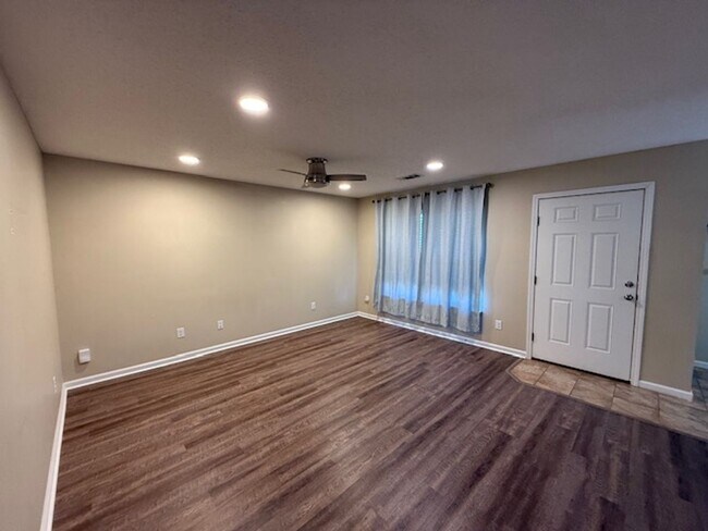 Foto del edificio - Home for Rent in Benton