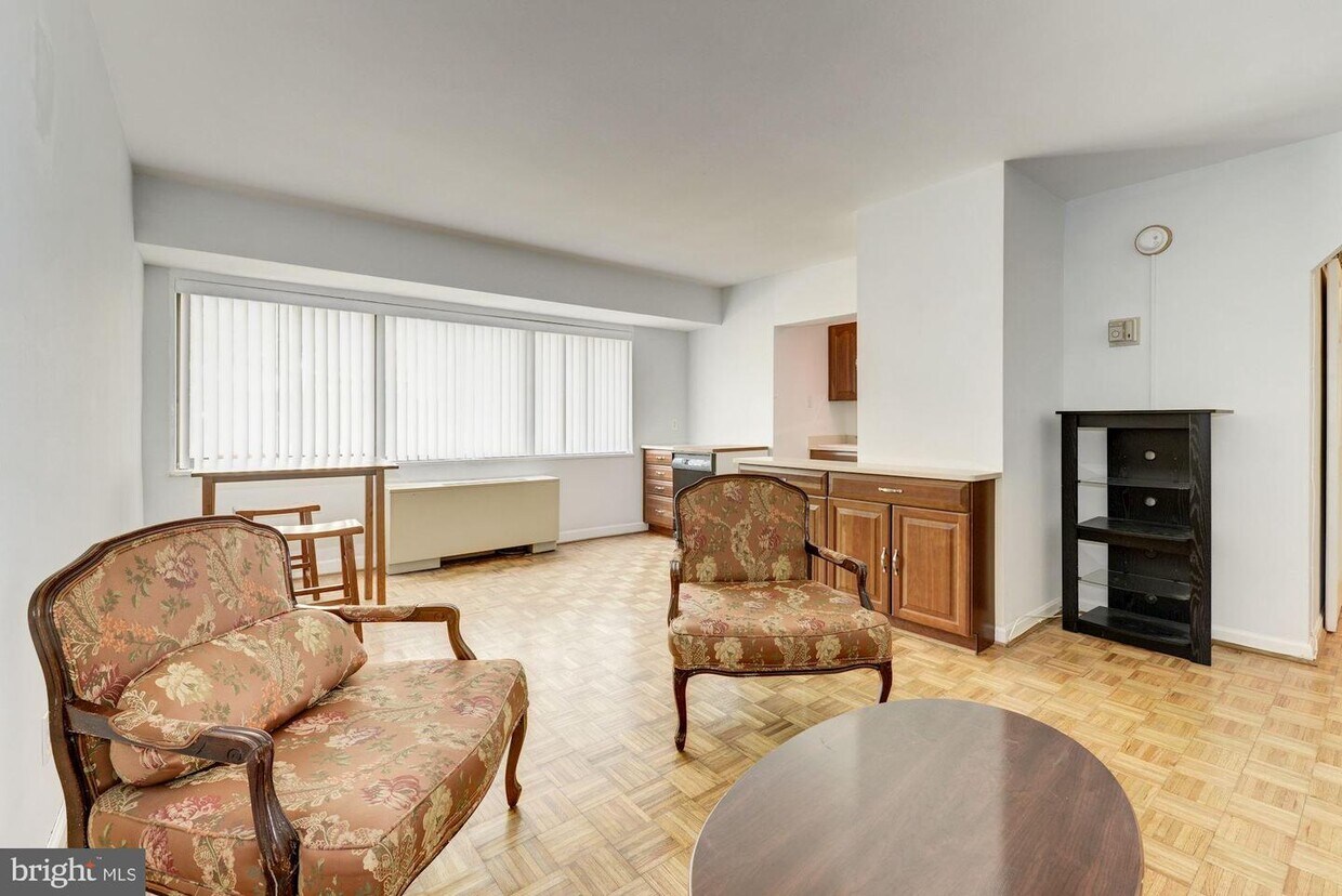 Foto principal - 3701 Connecticut Ave NW