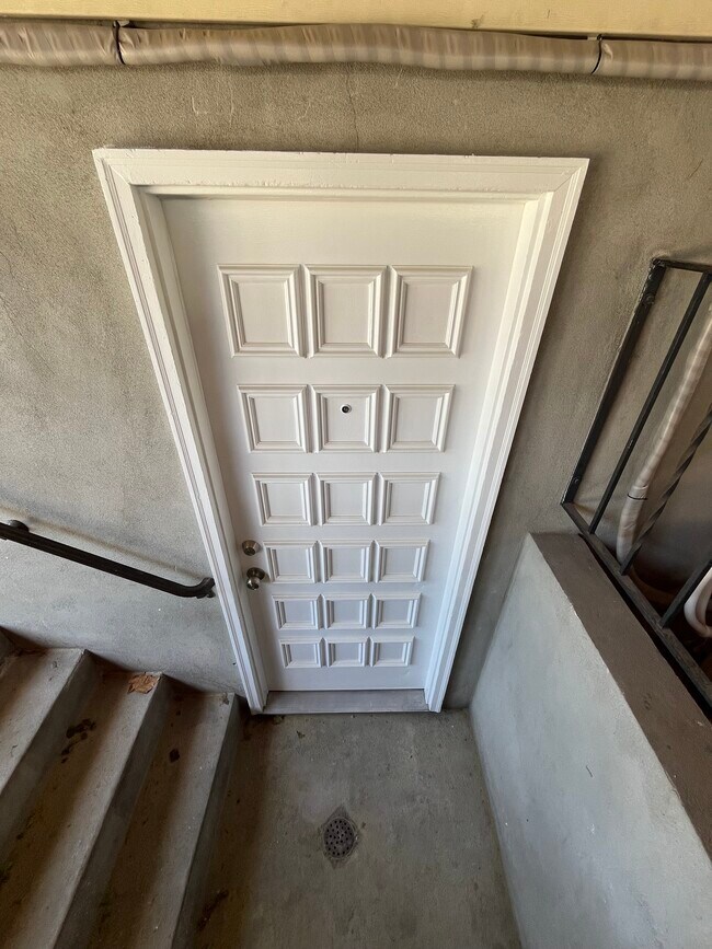 Building Photo - 727 E 600 S