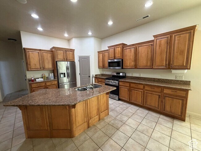 Foto del edificio - 2596 Hidden Canyon Dr