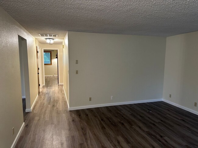 Foto del edificio - Beautiful 3 bedroom 2 bathroom house in a ...