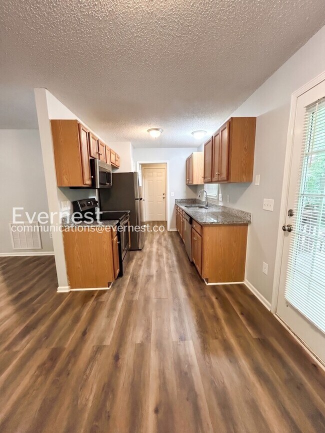 Foto del edificio - 119 Creek Branch Dr