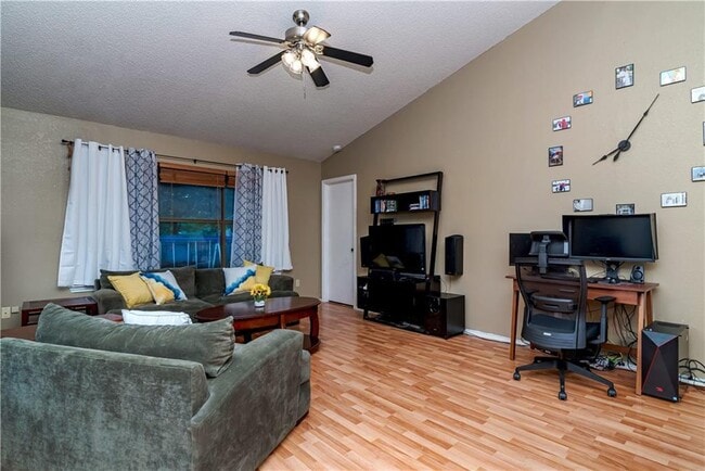 Foto del edificio - 3008 Birch Dr