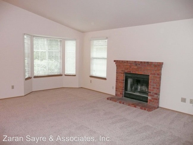 Foto del edificio - 3 br, 2 bath House - 34824  14th Place SW