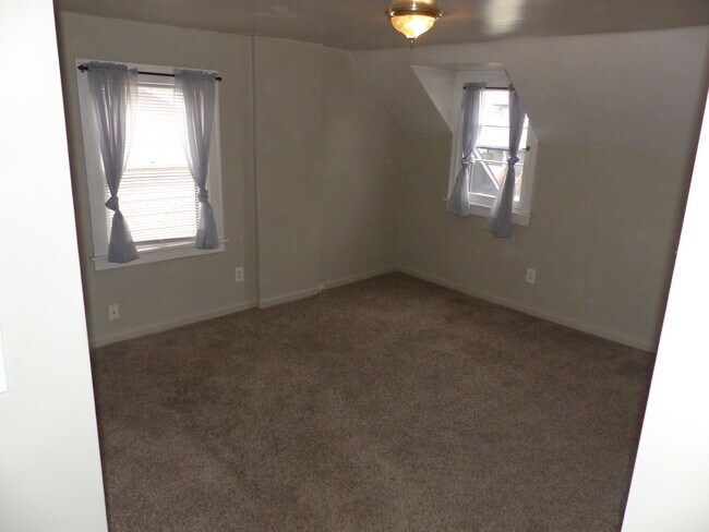 Foto del edificio - 373 E Saratoga St