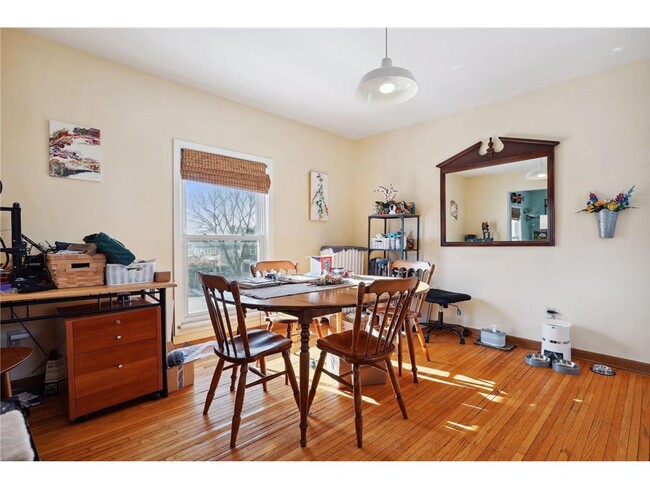 Building Photo - 3044 Fremont Ave S