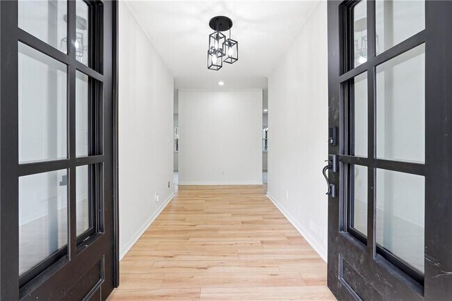 Foto del edificio - 125 River Park Dr