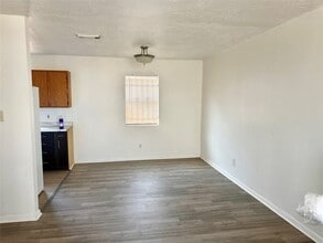 Building Photo - 710 Fields St