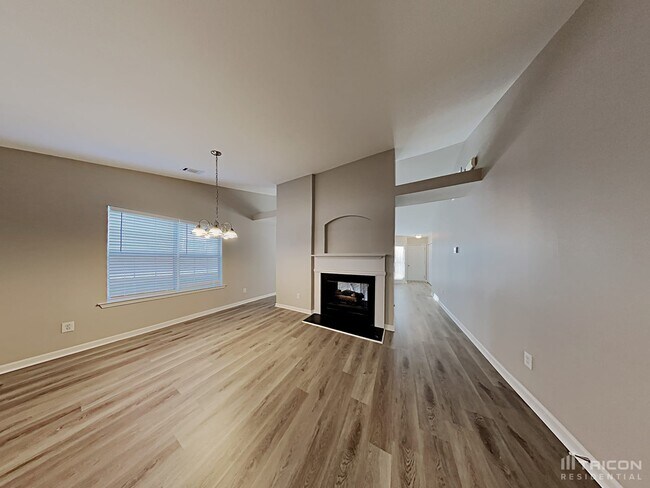 Foto del edificio - 385 Chadwick Cmns