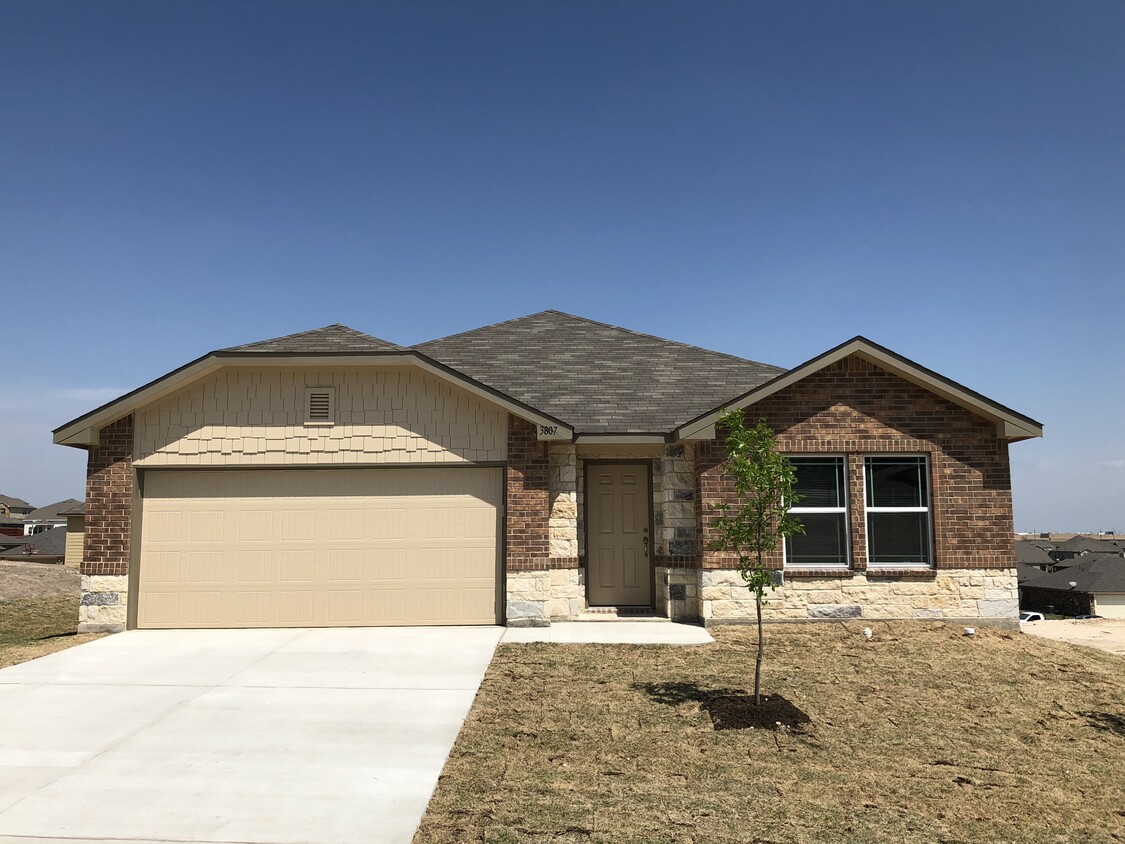 Primary Photo - 3807 Flat Rock Mountain Dr
