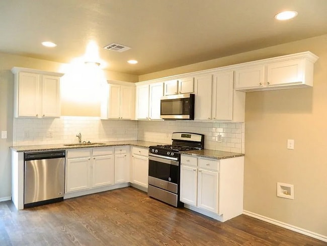 Building Photo - Beautiful 3 Bed 2 bath Home in Midwest City!