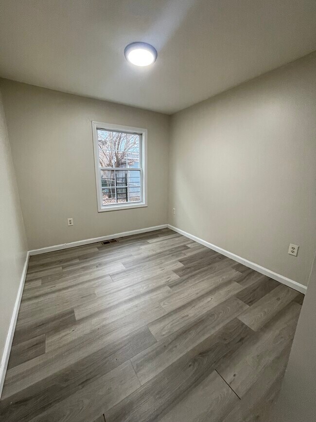 Building Photo - 51 Demarest St