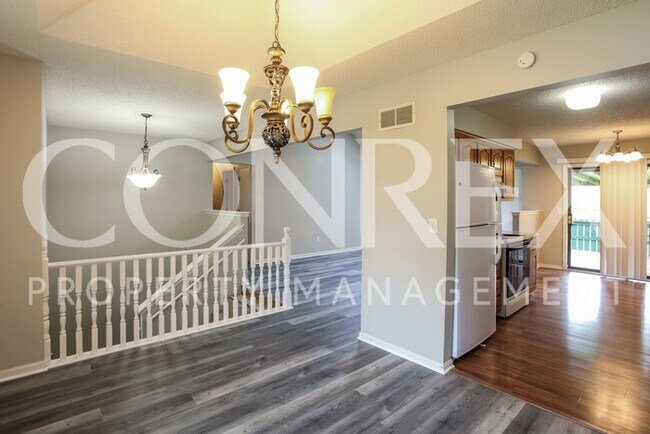 Building Photo - Stunning 3 Bedroom with Covered Back Patio!