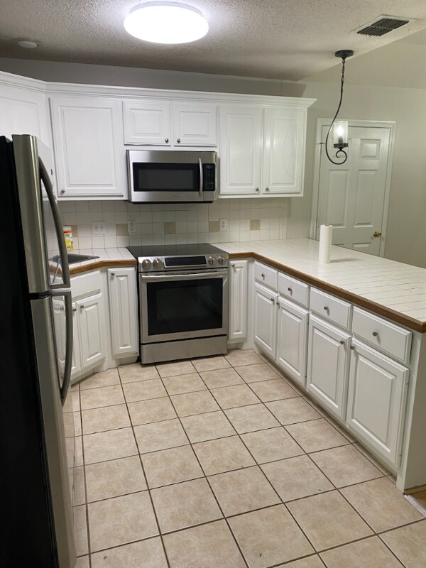 Building Photo - 2323 Haverhill Dr