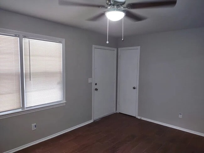 Foto del edificio - 4707 Wellborn Dr