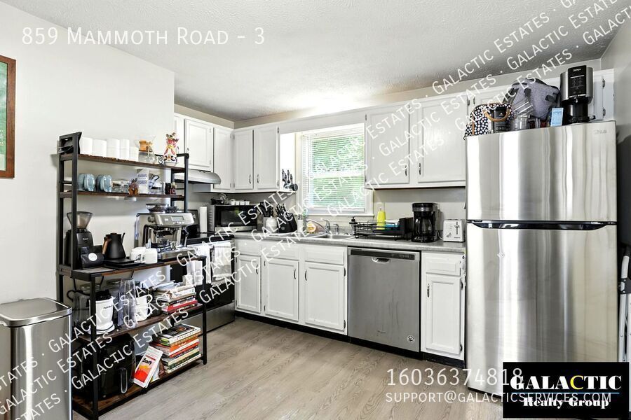 Primary Photo - 859 Mammoth Rd