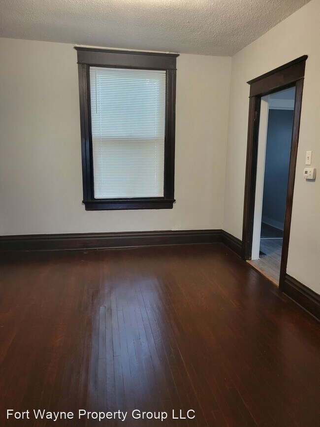 Building Photo - 3 br, 1 bath House - 438 E Creighton Avenue