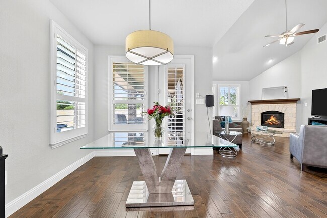 Foto del edificio - 8032 Deep Water Cove