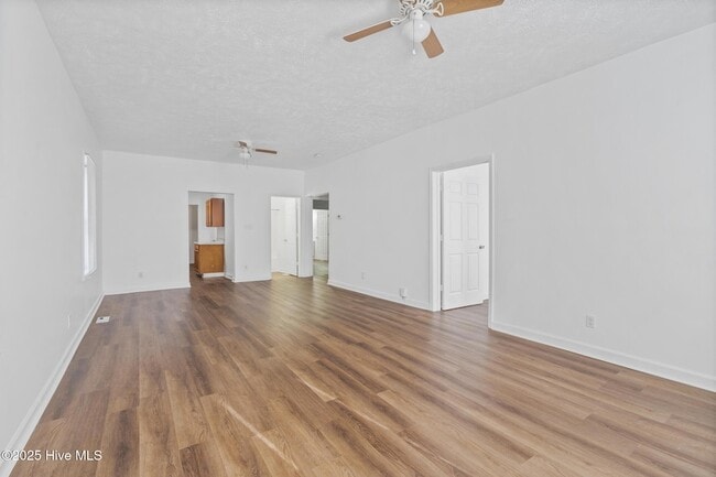 Foto del edificio - 116 Hannah Pickett 7th Ave