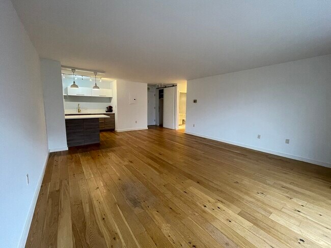 Foto del edificio - 50 Longwood Ave