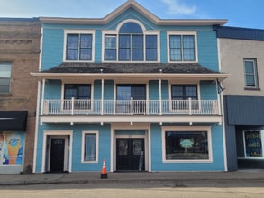 Building Photo - 112 Main St S