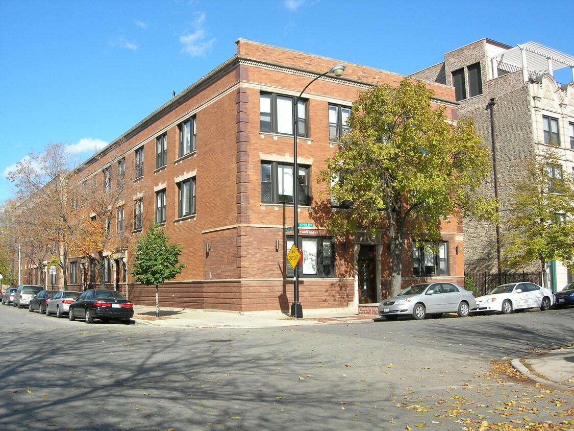 Foto principal - 1454-1456 W Polk St