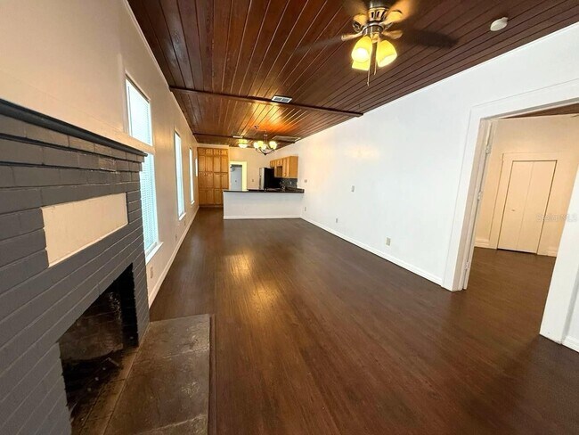 Foto del edificio - 917 E Shadowlawn Ave