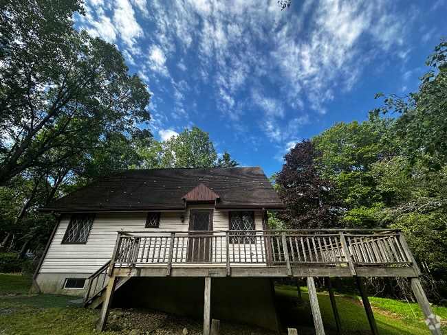 Building Photo - 121 Azalea Dr