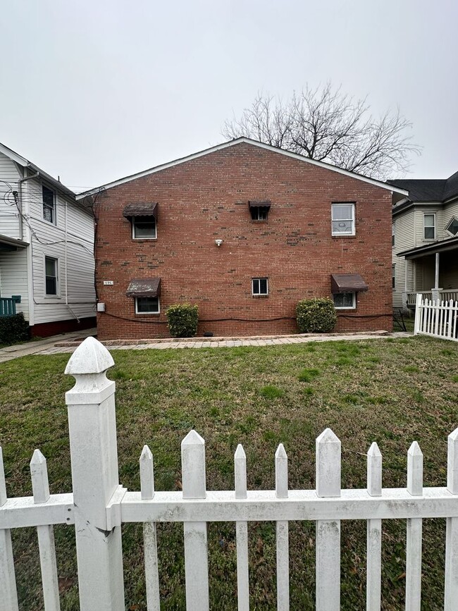 Photo - 635 W 26th Street Apartment