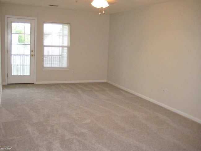 Building Photo - 2 br, 2 bath Condo - 5110 Scarsdale Dr Apt...
