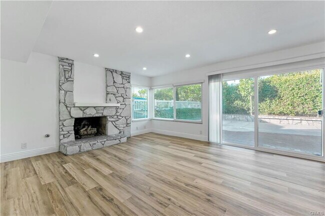 Foto del edificio - 25572 La Mirada St