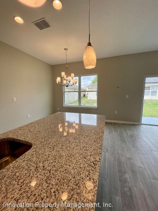 Foto del edificio - 4 br, 2 bath House - 432 Athabasca Court