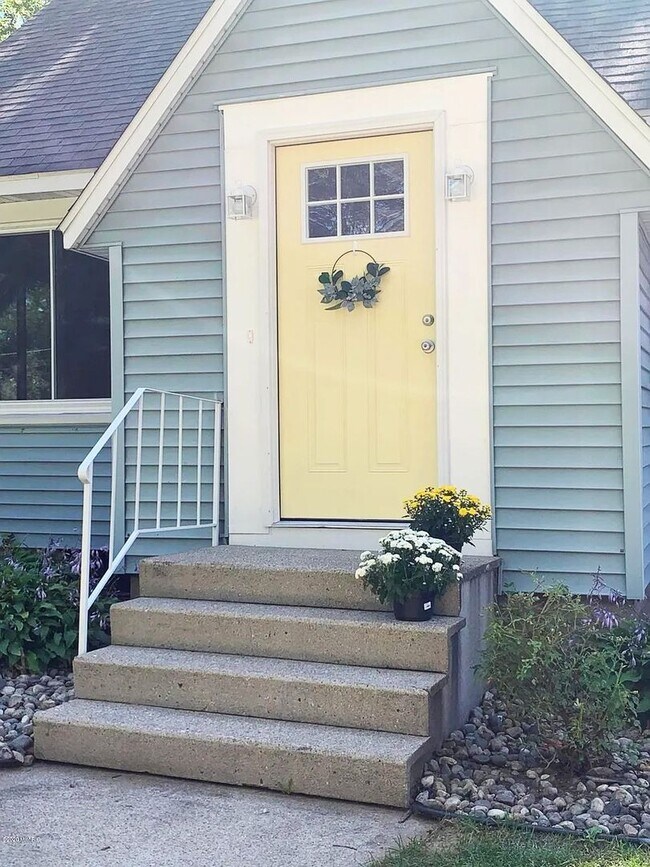 Foto del edificio - 3 Bedroom Home On Holland's North Side