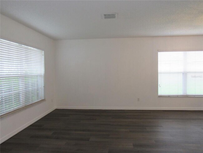 Foto del edificio - 202 Walnut Crest Run