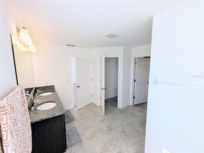 Building Photo - 2944 Autumn Rock Dr