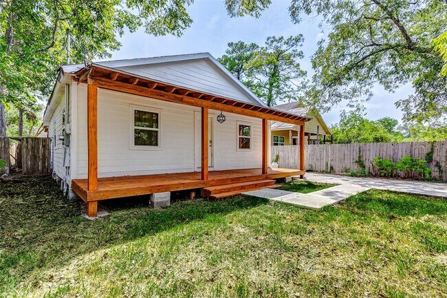 Building Photo - 5002 Tronewood St