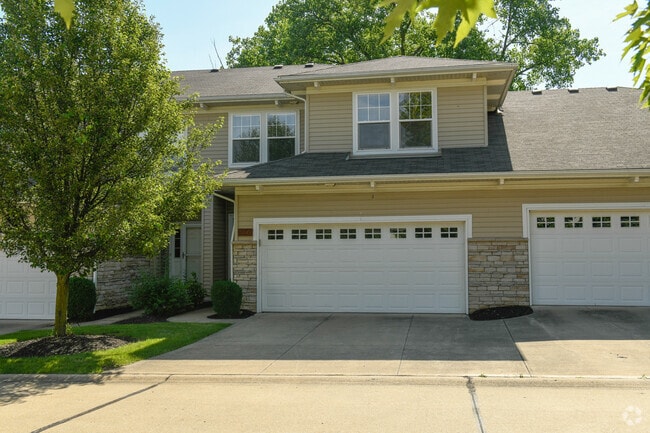 Building Photo - 5845 Crescent Ridge Dr